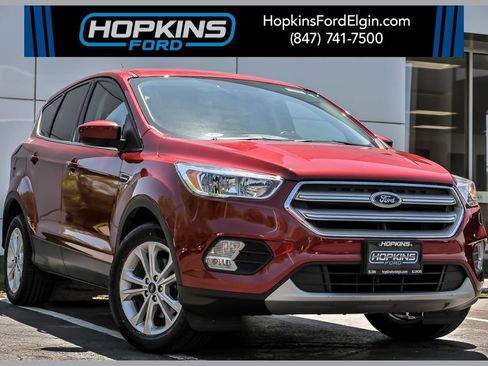 Used 2019 Ford Escape SE FWD image 1