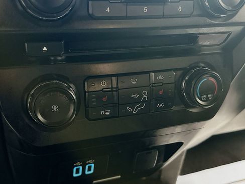 Used 2018 Ford F350 XLT w/ XLT Premium Package image 17