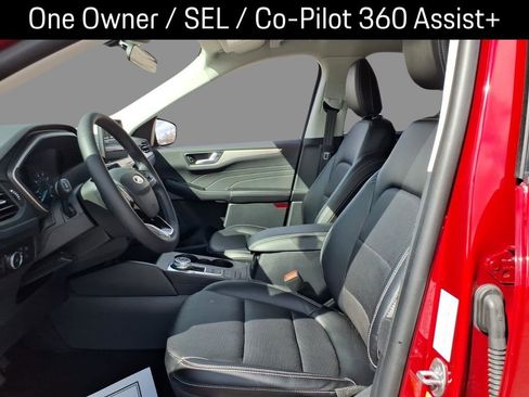 Used 2022 Ford Escape SEL image 2