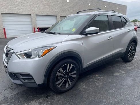 Used 2019 Nissan Kicks SV FWD image 4