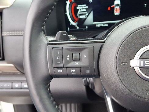 Used 2024 Nissan Pathfinder Platinum w/ Cargo Package image 23