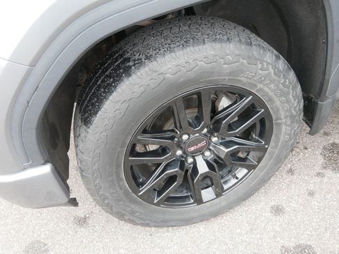 Used 2022 GMC Sierra 1500 Elevation w/ LPO, Elevation Black Package image 16