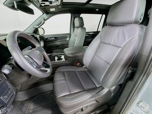Used 2026 Chevrolet Suburban RST w/ Comfort Package AWD/4WD image 12