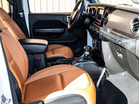 Used 2018 Jeep Wrangler Unlimited Sport S image 23