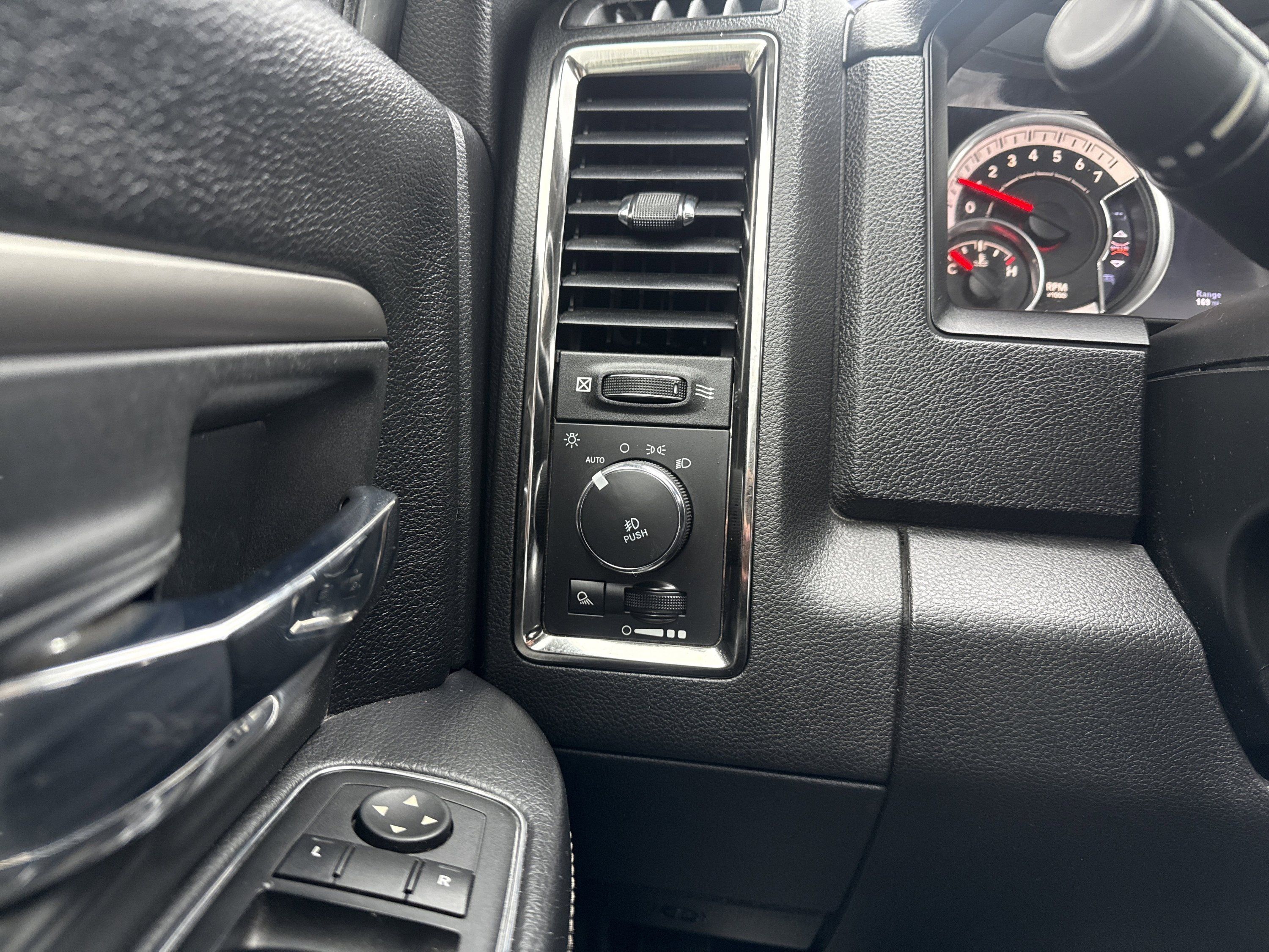 Used 2017 RAM 1500 Sport w/ Black Ram 1500 Sport Group AWD/4WD image 24