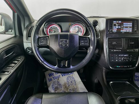 Used 2016 Dodge Grand Caravan SXT image 20