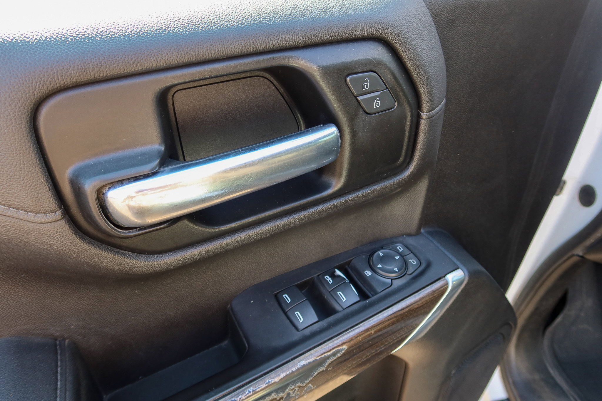 Used 2020 Chevrolet Silverado 1500 LT w/ True North Edition AWD/4WD image 16