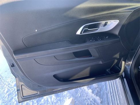 Used 2017 Chevrolet Equinox LT w/ Convenience Package image 21