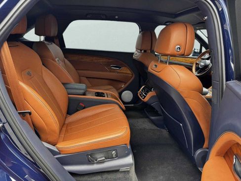 Used 2023 Bentley Bentayga Extended Wheelbase image 58