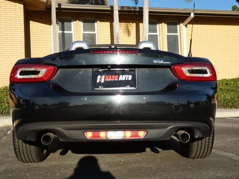 Used 2017 FIAT 124 Spider Lusso image 10