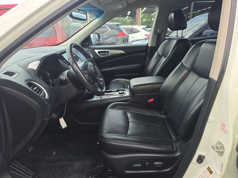 Used 2020 Nissan Pathfinder SL AWD/4WD image 8