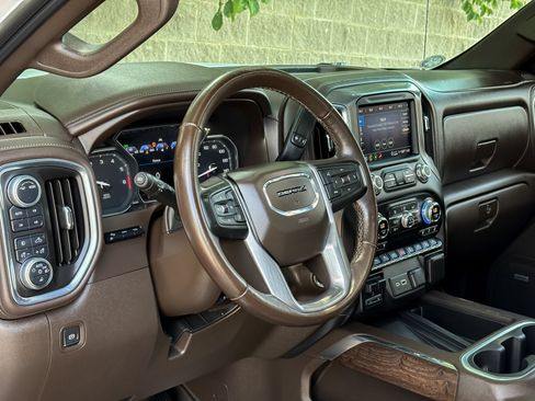 Used 2021 GMC Sierra 1500 Denali w/ Denali Ultimate Package AWD/4WD image 21
