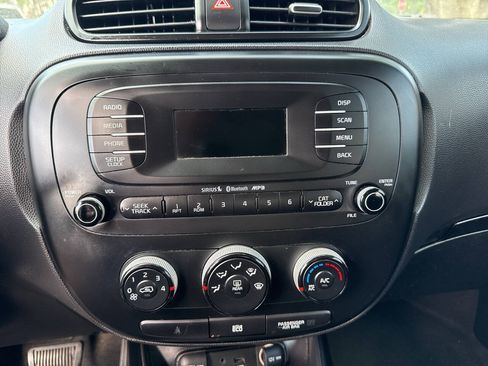 Used 2014 Kia Soul FWD image 15