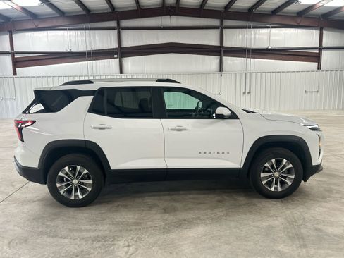 Used 2025 Chevrolet Equinox LT w/ Convenience Package II image 6