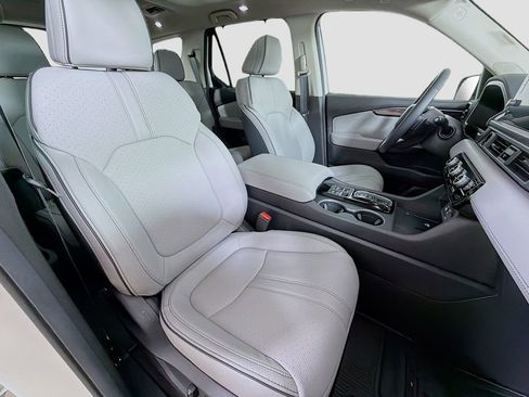 Used 2025 Honda Pilot Elite image 30