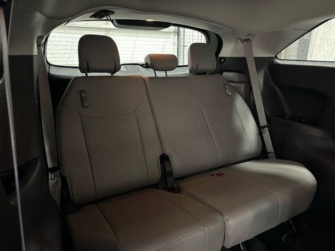 Used 2025 Toyota Sienna XLE image 59