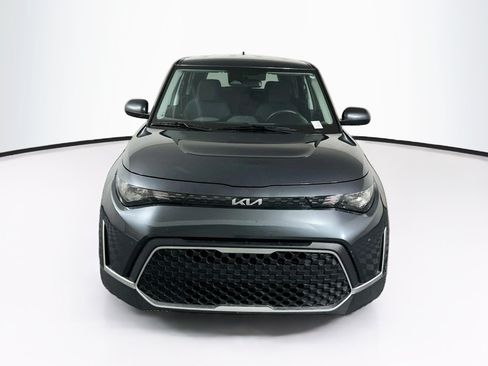 Used 2025 Kia Soul LX w/ LX Technology Package FWD image 2