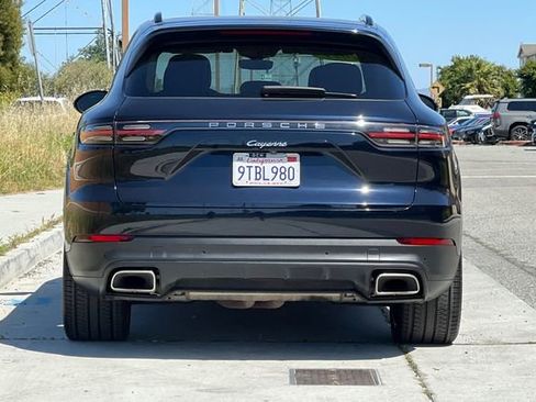 Used 2021 Porsche Cayenne AWD/4WD image 5