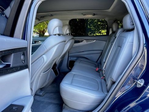 Used 2019 Lincoln Nautilus Reserve image 22