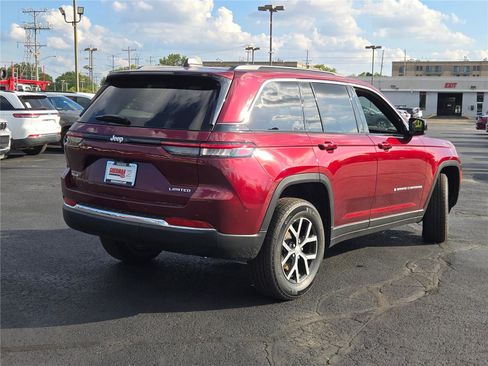 New 2025 Jeep Grand Cherokee Limited image 12
