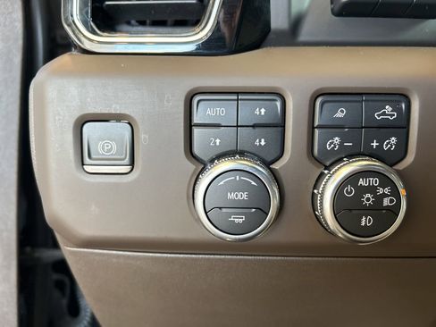 Used 2022 GMC Sierra 1500 Denali w/ Denali Reserve Package AWD/4WD image 25