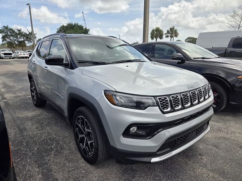 Used 2025 Jeep Compass Limited image 2