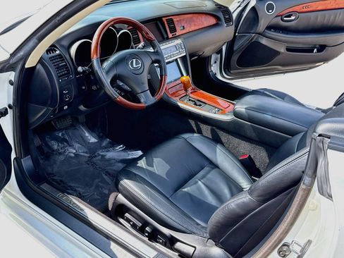 Used 2005 Lexus SC 430 Convertible w/ Preferred Accessory Pkg RWD image 11