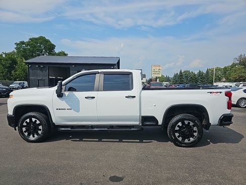 Used 2020 Chevrolet Silverado 2500 Custom w/ Custom Value Package AWD/4WD image 6