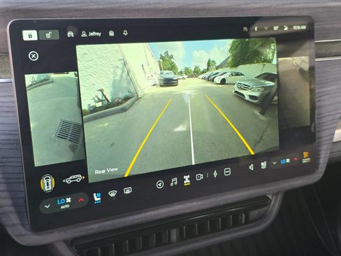 Used 2024 Rivian R1S Adventure AWD/4WD image 19