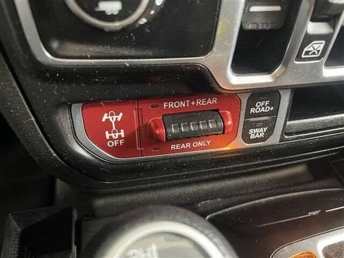 Used 2020 Jeep Gladiator Rubicon w/ Dual Top Group AWD/4WD image 21