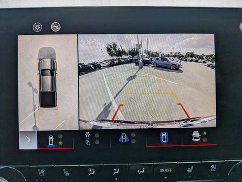 Used 2024 GMC Canyon Denali image 14