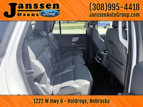 Used 2025 Ford Expedition Max Active AWD/4WD image 16