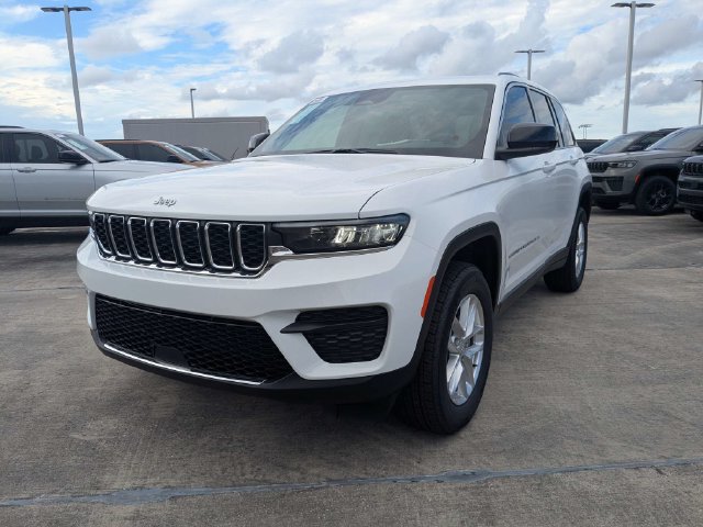 New 2026 Jeep Grand Cherokee Laredo X RWD image 8