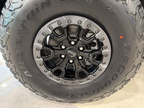 New 2025 Ford Bronco Raptor image 27