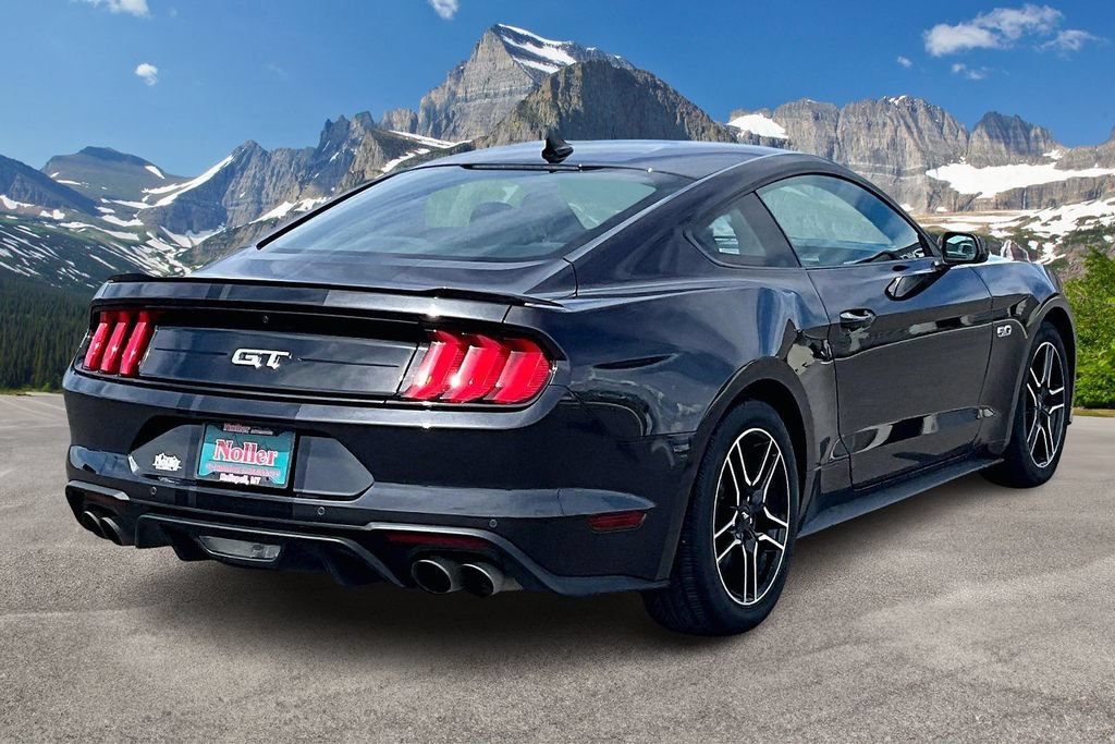 Used 2022 Ford Mustang GT RWD image 2