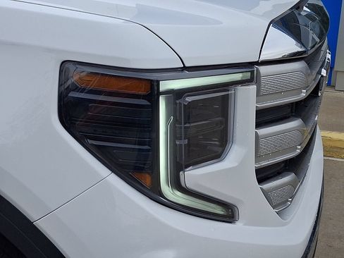 New 2026 GMC Sierra 1500 SLE w/ X31 Off-Road Package AWD/4WD image 9