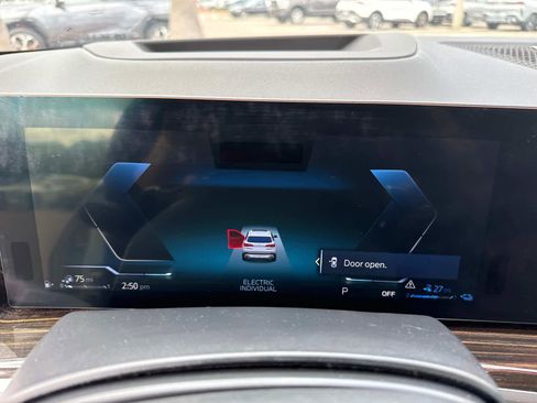 Certified 2025 BMW X5 xDrive50e image 27