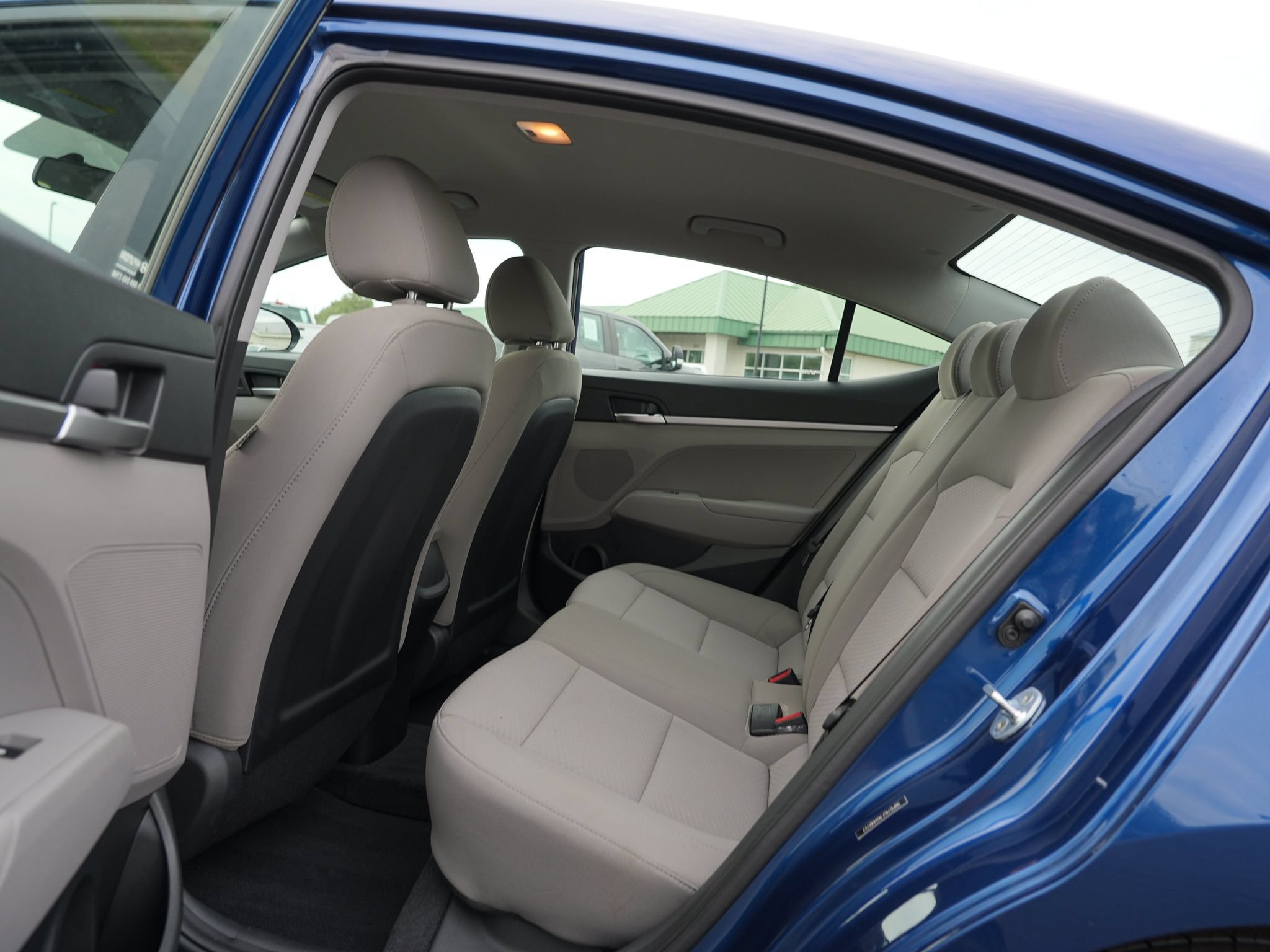 Used 2019 Hyundai Elantra SE FWD image 19