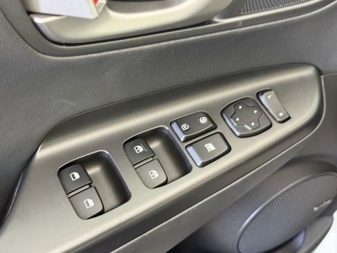 Used 2021 Hyundai Kona Limited w/ Cargo Package image 15