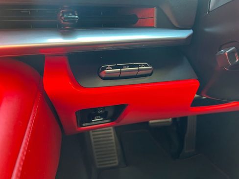 Used 2021 Chevrolet Corvette Stingray Premium Conv w/ Z51 Performance Package image 25