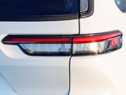 New 2025 Jeep Grand Cherokee L Altitude image 10