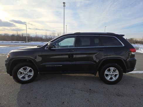 Used 2016 Jeep Grand Cherokee Laredo w/ Quick Order Package 23E AWD/4WD image 12
