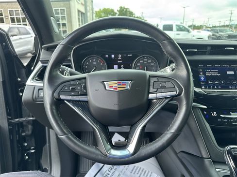Used 2024 Cadillac XT6 Sport w/ Technology Package image 20