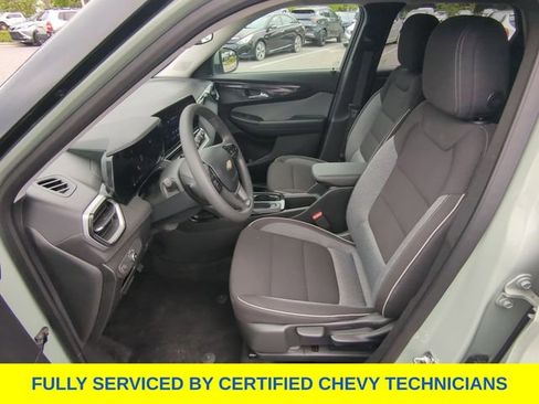 Used 2025 Chevrolet TrailBlazer LT AWD/4WD image 22