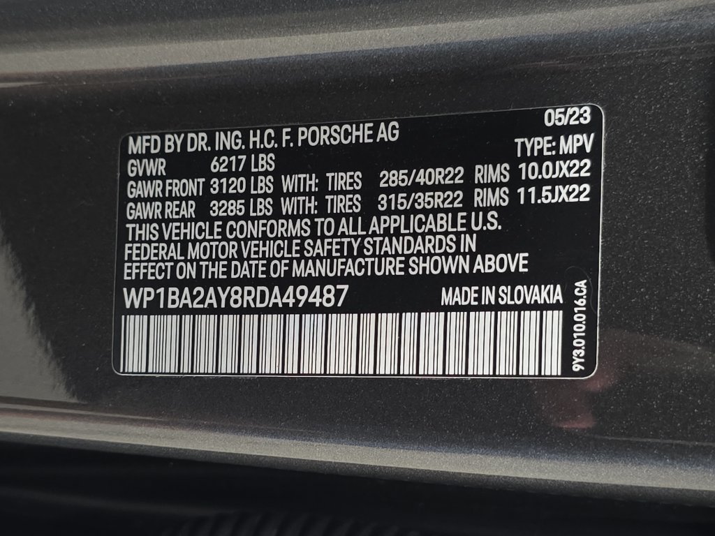 Used 2024 Porsche Cayenne Coupe AWD/4WD image 34