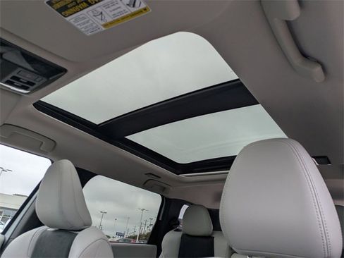 New 2025 Mitsubishi Outlander SE image 25