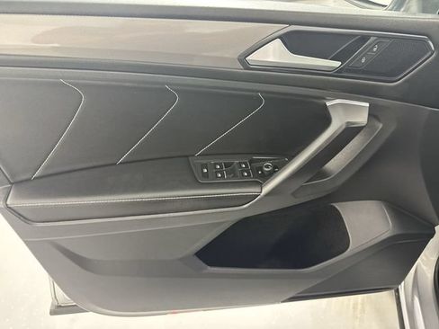 Used 2023 Volkswagen Tiguan SE AWD/4WD image 20