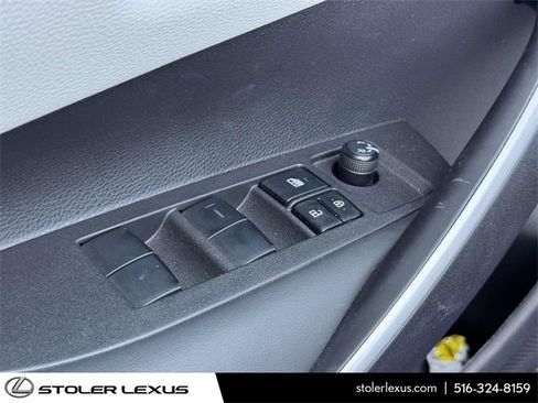 Used 2022 Toyota Corolla SE image 22
