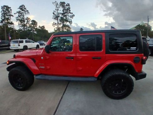 Used 2019 Jeep Wrangler Unlimited Sahara image 9