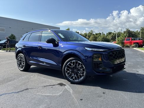 New 2026 Audi Q3 quattro 2.0T AWD/4WD image 1